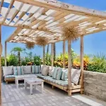 New Apt Near The 5Th Avenue Pool With Ocean View