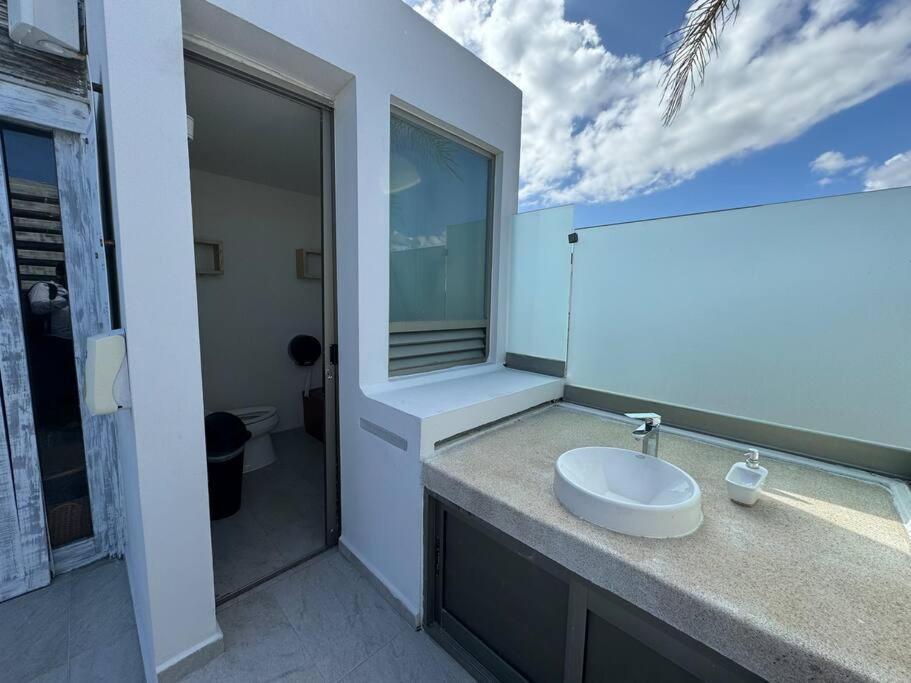 New Near The 5th Avenue Pool With Ocean View