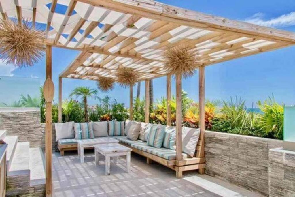 New Near The 5th Avenue Pool With Ocean View