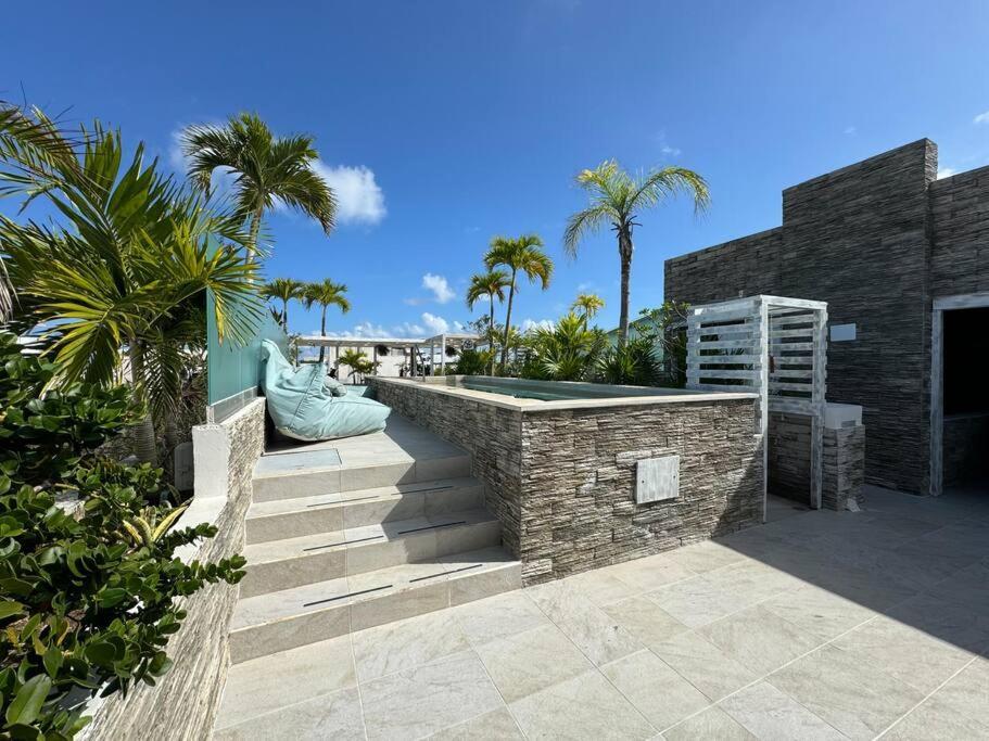 New Near The 5th Avenue Pool With Ocean View